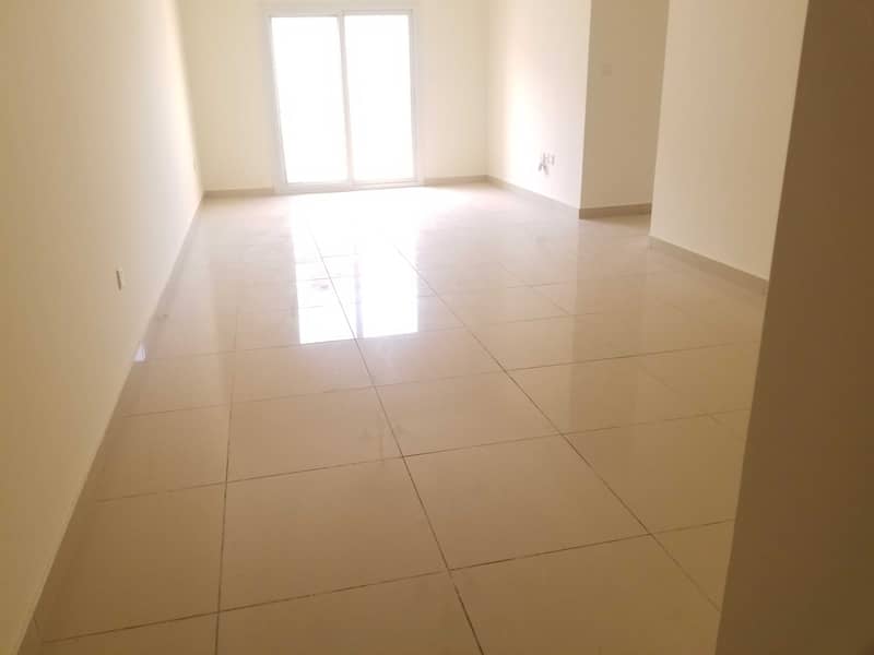 شقة في تجارية مويلح 3 غرف 48000 درهم 5066142 شقة في تجارية مويلح 3 غرف 48000 درهم 5066142