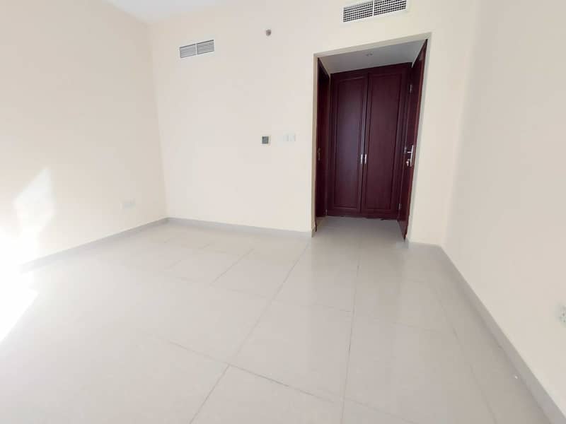 Квартира в Мувайли Коммерческая, 3 cпальни, 42000 AED - 4986751