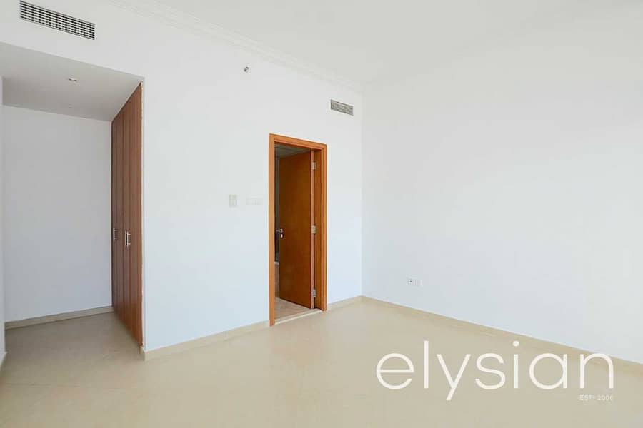 6 Spacious and Bright 1 Bed | Close to the Beach