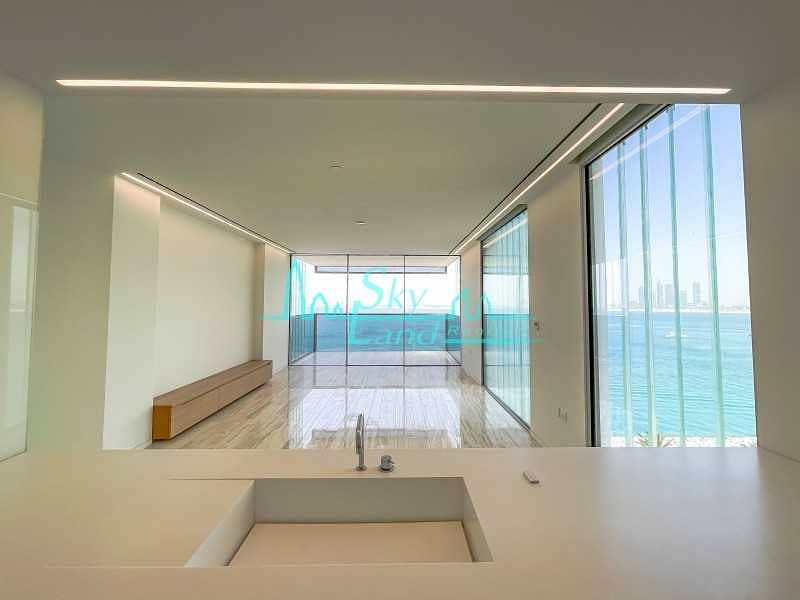 9 Miami Living|2-BR| Palm Jumeirah|Full Sea View|Niche Property