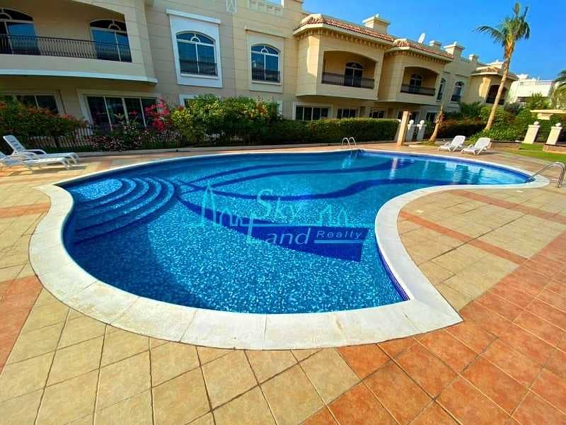 CLOSE TO THE BEACH! AMAZING 4 BED+STUDY|SHARED POOL|GYM