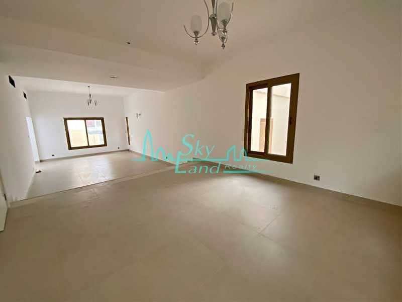 4 Upgraded 4 Bed+M Villa With A Private Garden