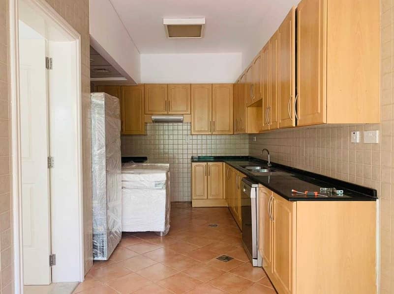 24 Very spacious 3 bed | 3 shared pools | Kids park