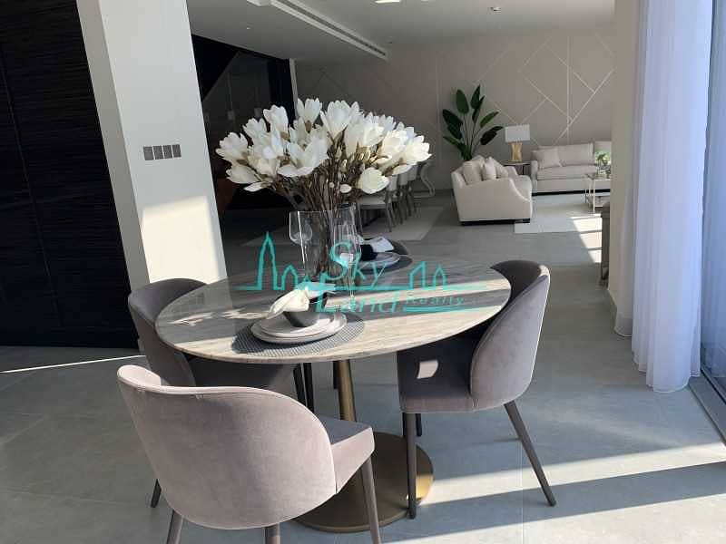17 Luxury 4-BR Villa In Jumeirah Living MARINA GATE