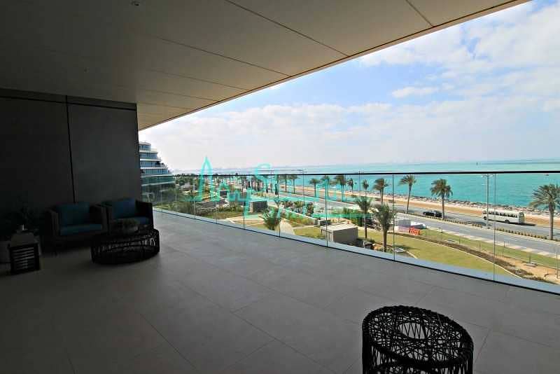 4 Luxurious 3 Bed Apartment with Stunning Sea Views