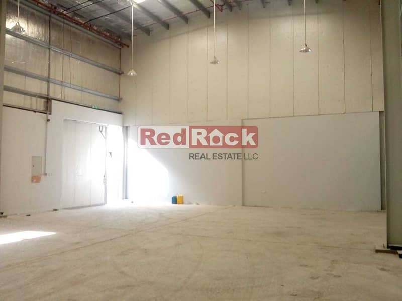 2 25 KW Power 2200 Sqft Warehouse in Jebel Ali for Aed 50K/Yr