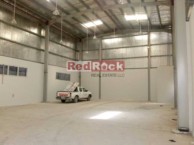 4 25 KW Power 2200 Sqft Warehouse in Jebel Ali for Aed 50K/Yr