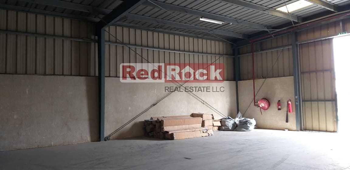2 Pillar Free 2700 Sqft Warehouse in Ras Al Khor