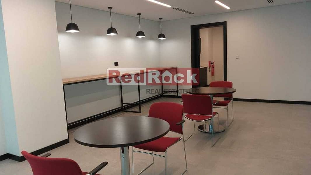 4 1200 Sqft Office With Airport View In Umm Ramool
