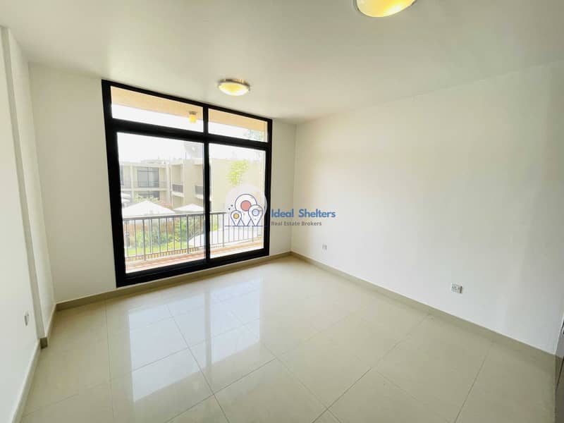 10 ELEGANT 3 BED VILLA | MAIDS ROOM | 2 PARKINGS | SWIMMING POOL