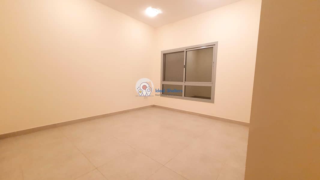 5 New building prime location 2bhk last unit with balcony and gym pool 39 k