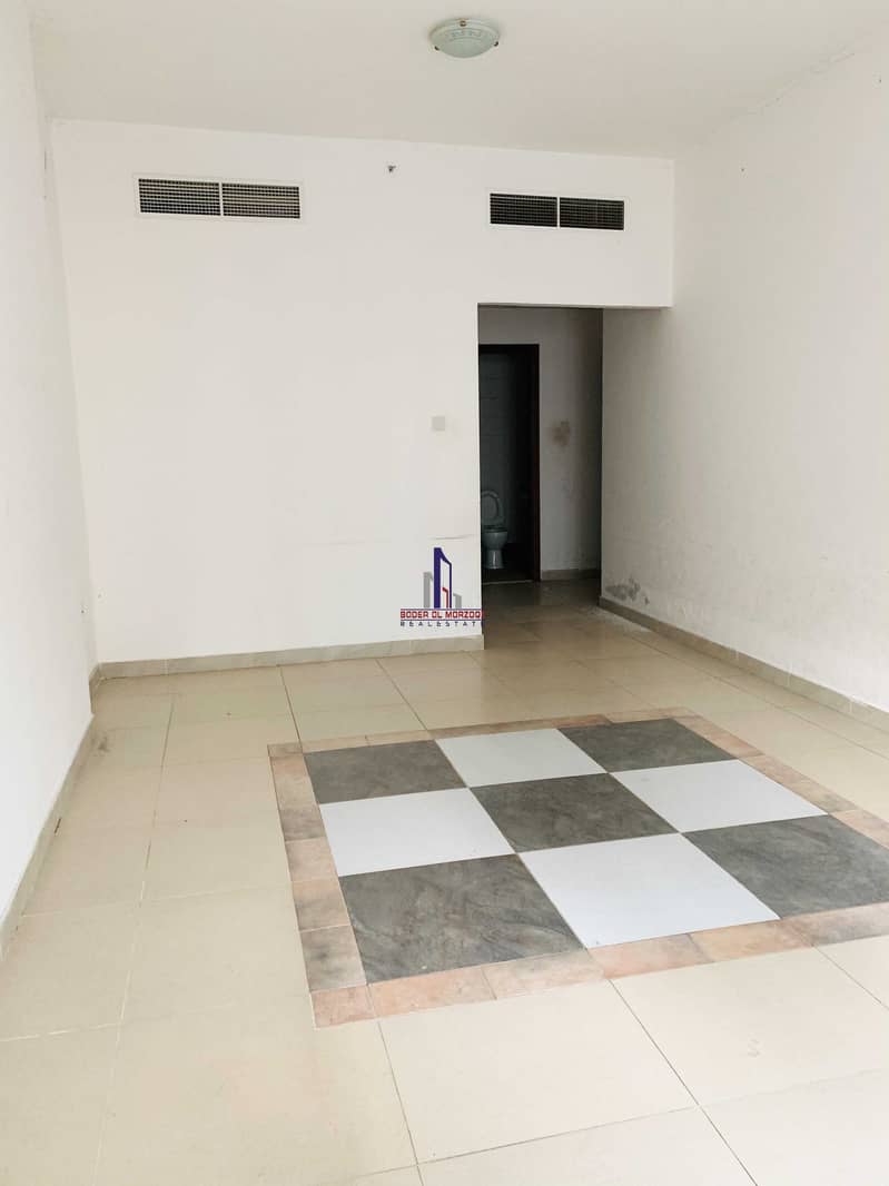 5 1 month free 2bhk with balcony rent 27k only in 6chqs