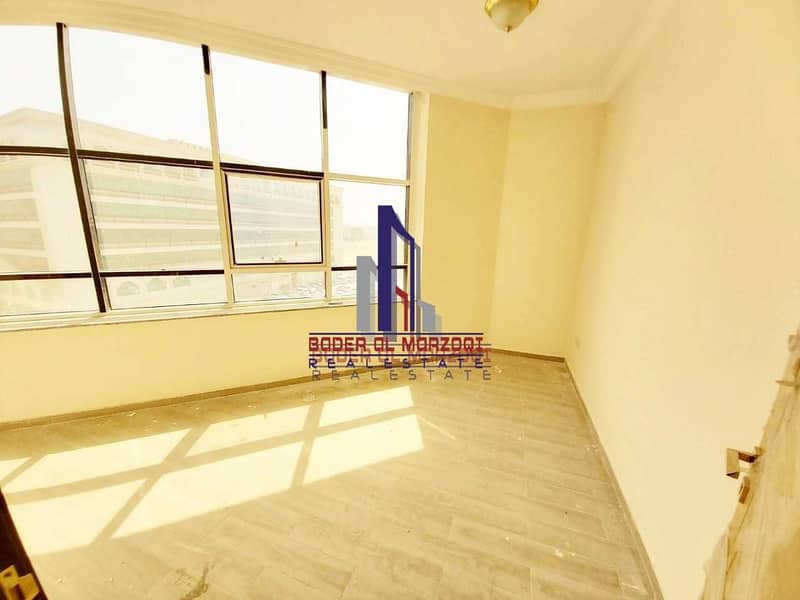 6 28k With Balcony+Wardrobe+parking Free by 7 Cheqs Payment