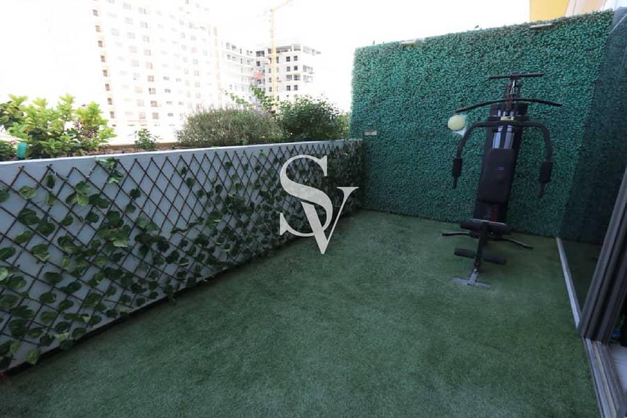 8 Spacious 1BR Duplex + Terrace | Pool View