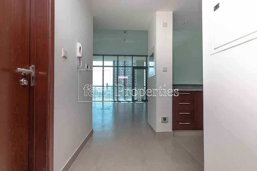 8 Dubai Wharf | Studio Spacious | Pool View