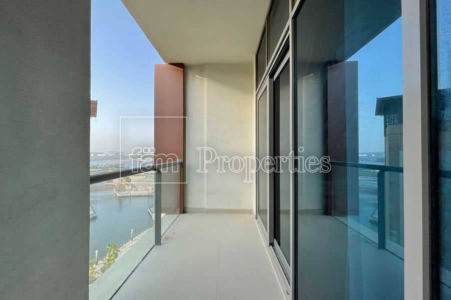 12 Dubai Wharf | Studio Spacious | Pool View