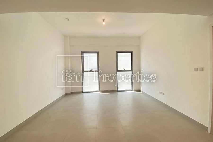4 Pool View | Spacious Living Area | Rented