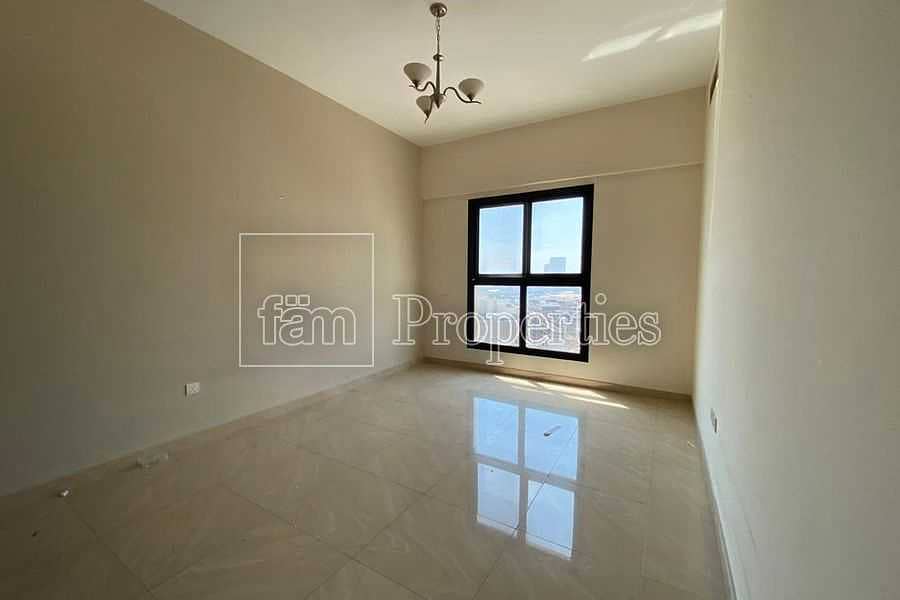 7 3bedroom + Maid | Partial Lake view | Mid floor  |
