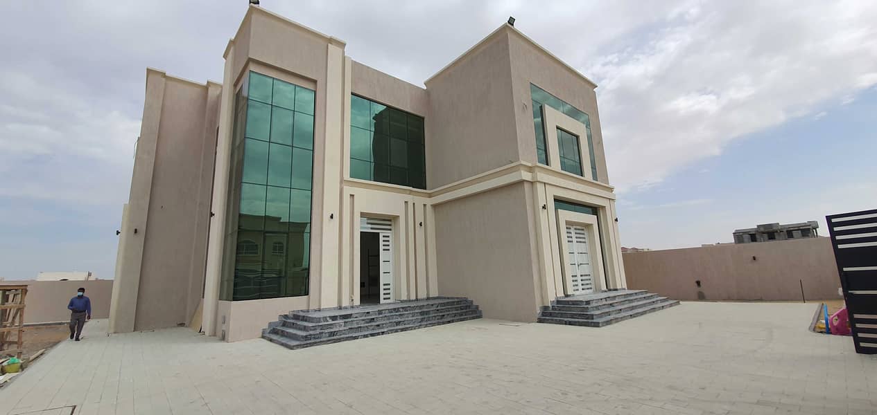 Modern design*The most luxury 5bedroom+maidsroom villa for sale 10000sqft Price:2.95million ( all master room ) in hoshi area