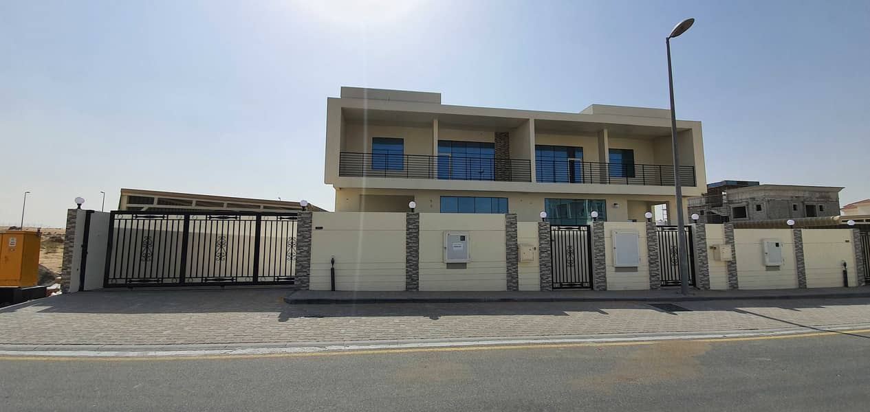 The most luxury huge 5bed/r+maids 10000sqft area rent 110k in 4payment in al tai area