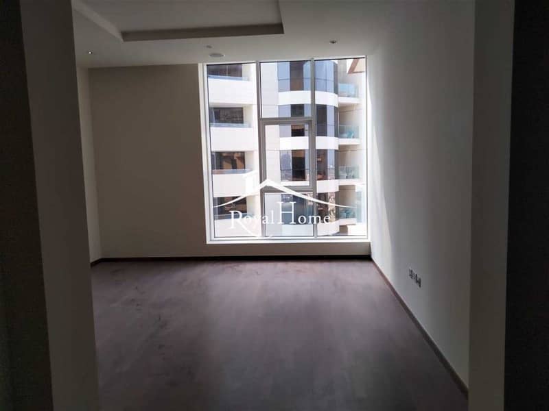 15 Super luxury living 3BR + Study + MR + Pantry Apartment with Large Layout. Amazing View