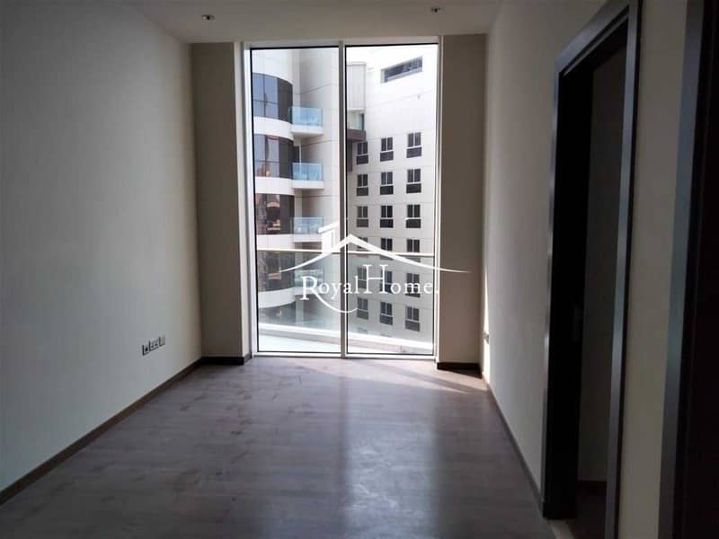 16 Super luxury living 3BR + Study + MR + Pantry Apartment with Large Layout. Amazing View