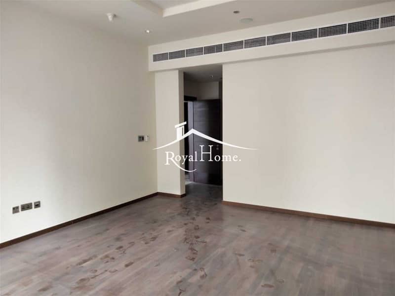 19 Super luxury living 3BR + Study + MR + Pantry Apartment with Large Layout. Amazing View