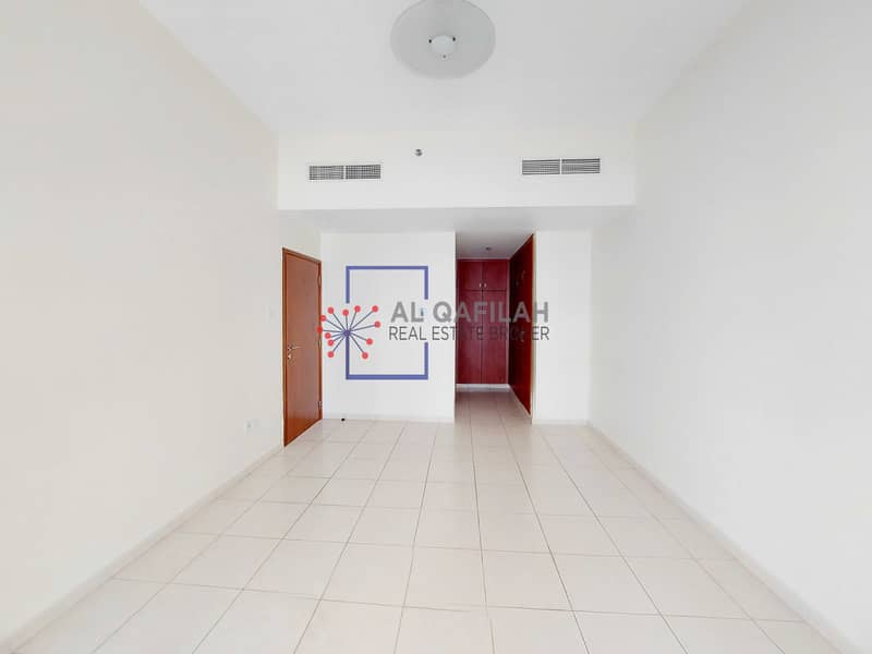 2 Chiller Free | Sheikh Zayed Rd View | Prime Location |
