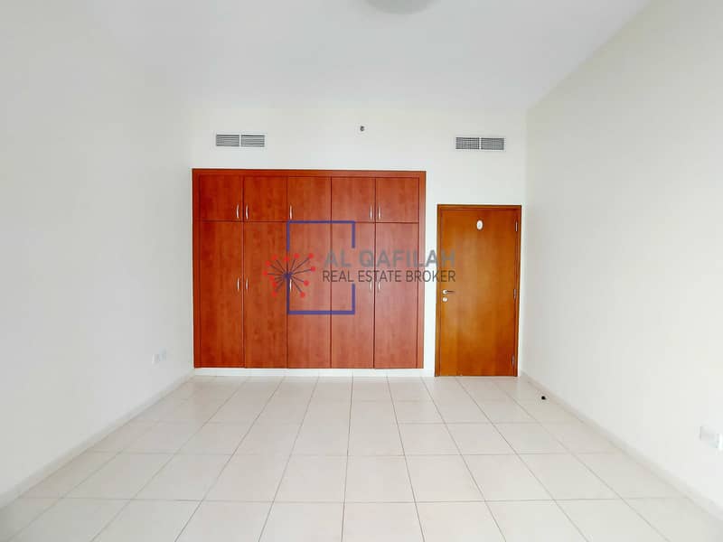 4 Chiller Free | Sheikh Zayed Rd View | Prime Location |