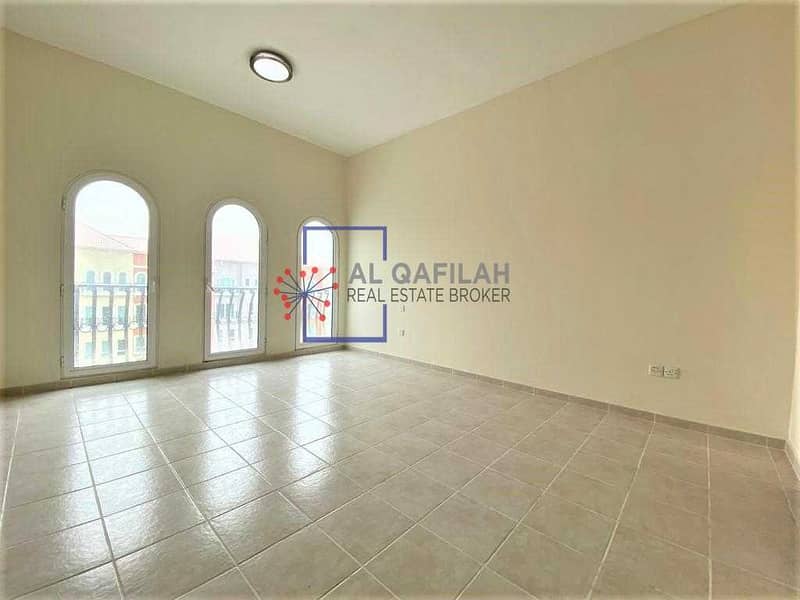 4 NEAR METRO ! HUGE 2BHK WITH STORE / LAUNDRY ROOM