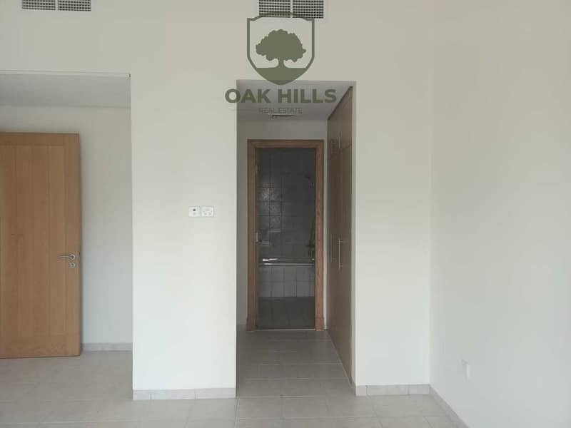 7 Bright n Spacious Maintained Best Location