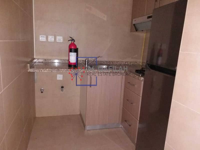 10 Chiller Free | Balcony | All Amenities | Business Bay
