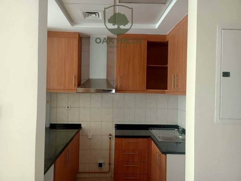 4 Spacious Apt Chiller Free and 13 Months Contract