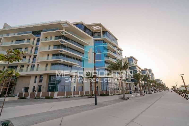 15 Luxury Beachfront Living | Beach Access | Balcony