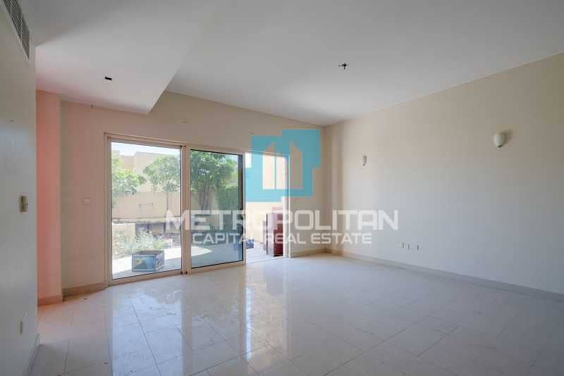 6 Upgraded TH | Spacious Layout | Large Balconies