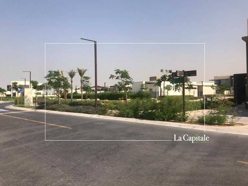 21 Genuine Seller | Corner Plot | Opposite to Pool