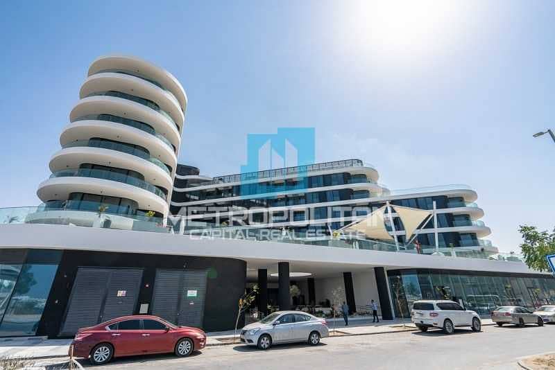 30 Brand New Building| Big Balcony | Canal Promenade