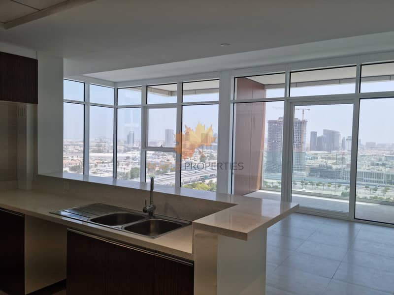 6 3BR Facing Park View For Sale In Park Gate