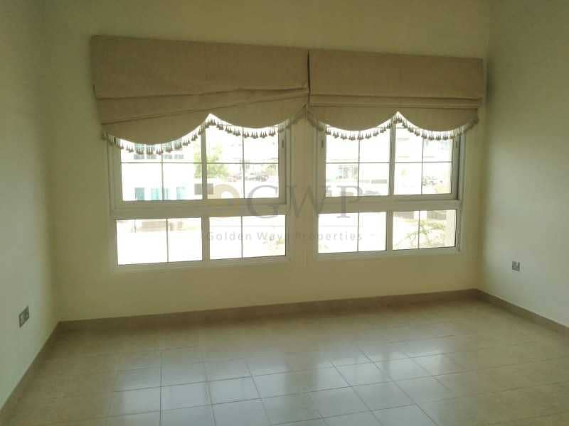 14 Private Living | Pets Allowed | Close to Supermarket | Corner |