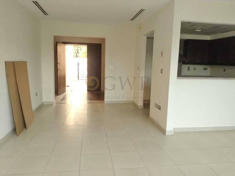 3 From Aug 12 | Unique Spacious Living With Cute Private Garden |