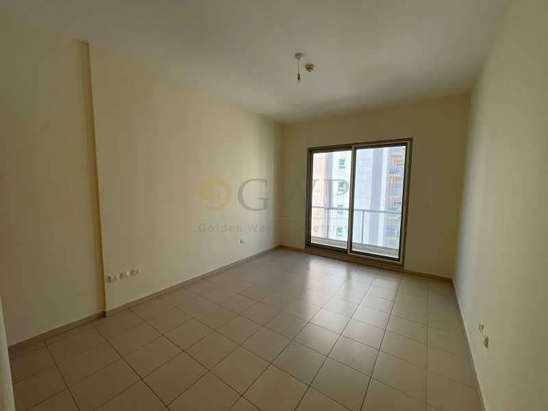 14 High Floor|Very Spacious|Vacant|Motivated Seller