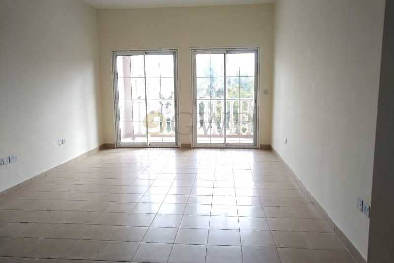 From July 3 | Spacious | Single Row | Close to Park |