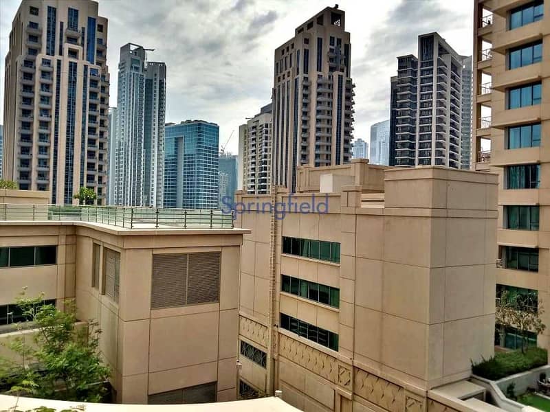 8 Stunning 2BR With Partial Burj Khalifa & Pool View