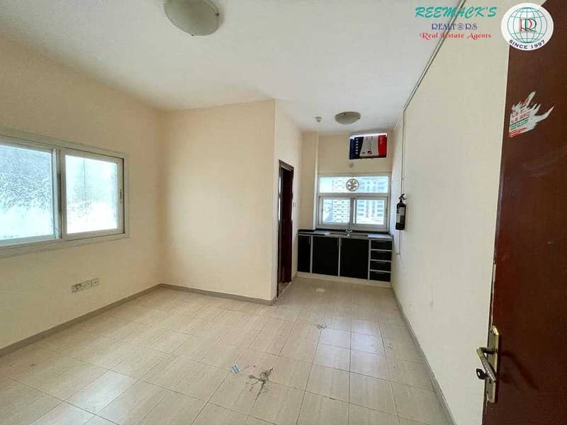 Studio Flat in Al Nabbah area opposite Dubai Islamic Bank Studio Flat in Al Nabbah area opposite Dubai Islamic Bank