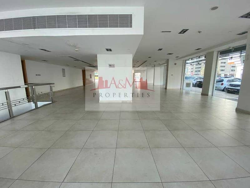7 EXCELLENT OFFER. : Showroom in very Good location  of Electra Street for AED 1