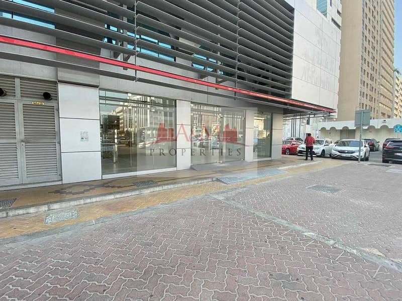 13 EXCELLENT OFFER. : Showroom in very Good location  of Electra Street for AED 1