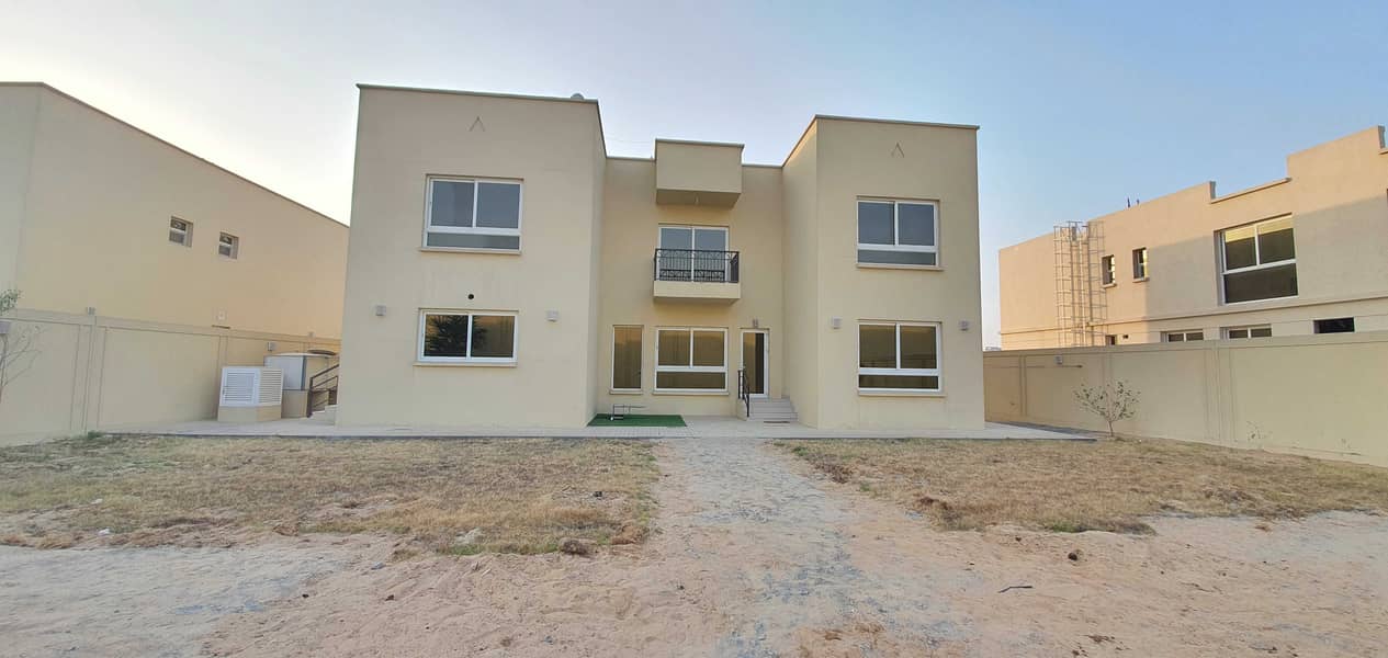 Duplex luxury 5Bedroom Villa - 20000sqft area - Rent 135k in 4chqs - Barshi Area