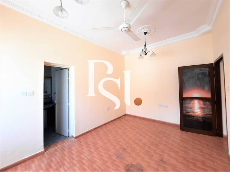 12 Arabic Style 5 BR Villa / Close to Downtown Aljaflia