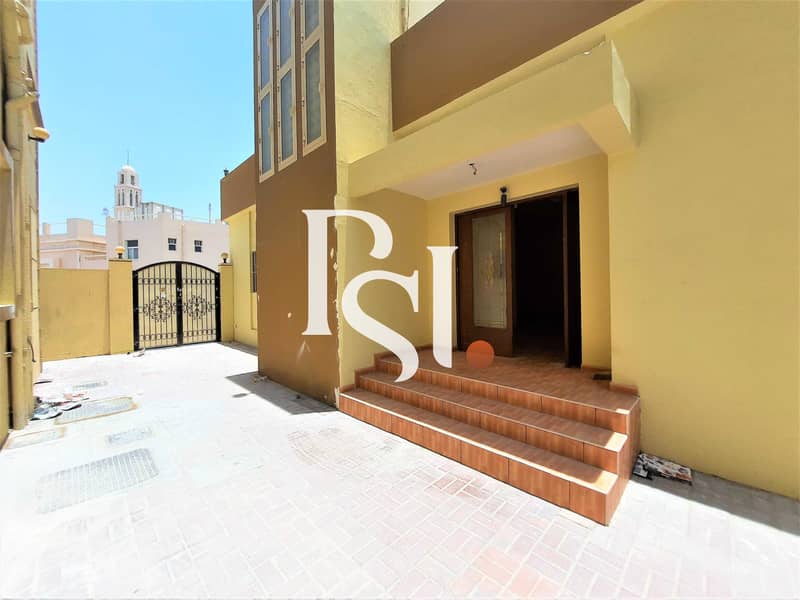 26 Arabic Style 5 BR Villa / Close to Downtown Aljaflia