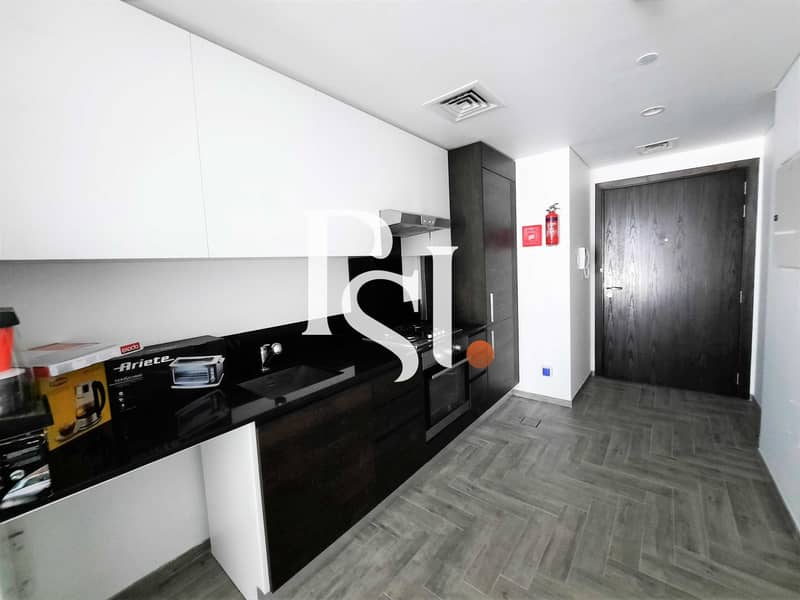 9 Brand New Studio / Equipped kitchen/ Middle Floor/
